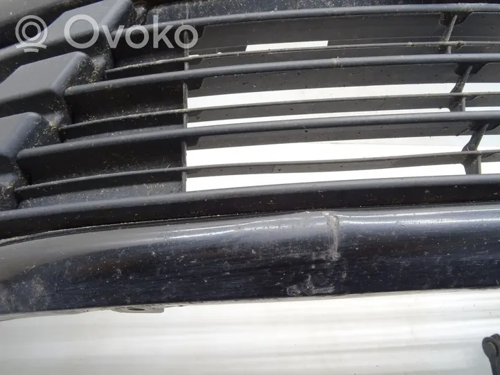 Toyota Corolla E160 E170 Zderzak przedni 
