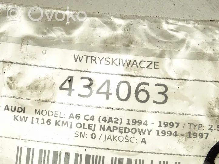 Audi A6 S6 C4 4A Wtryskiwacze / Komplet 046130202E