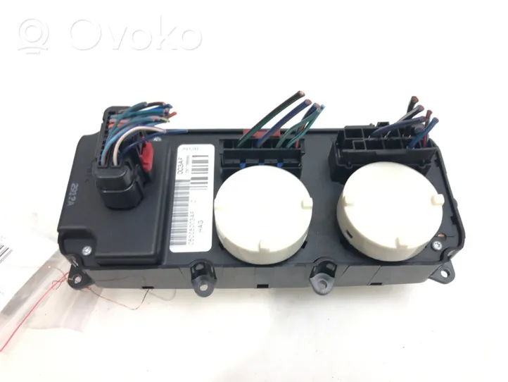 Dodge Grand Caravan Salono ventiliatoriaus reguliavimo jungtukas 05005003AF