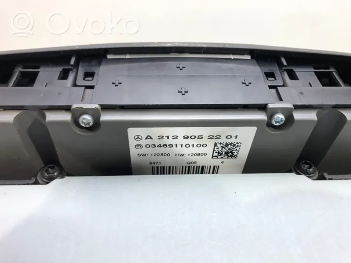 Mercedes-Benz E W212 Unidad delantera de radio/CD/DVD/GPS A2129008328