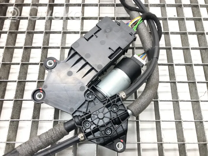 Maserati Quattroporte Elektrinė lango užuolaidėlė 670015345