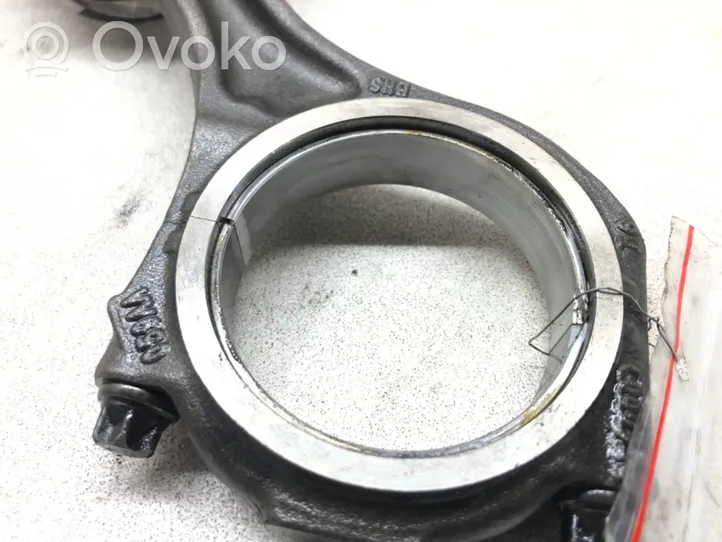 Audi A4 S4 B7 8E 8H Piston avec bielle BKN