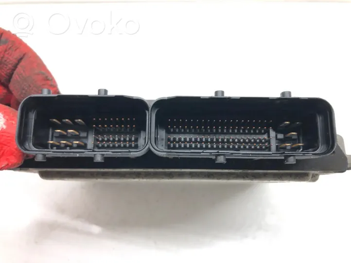 Toyota Yaris Motorsteuergerät ECU 0281012323