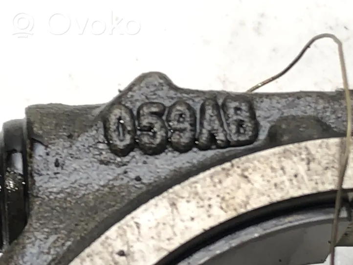 Audi A4 S4 B7 8E 8H Tłok z korbowodem 