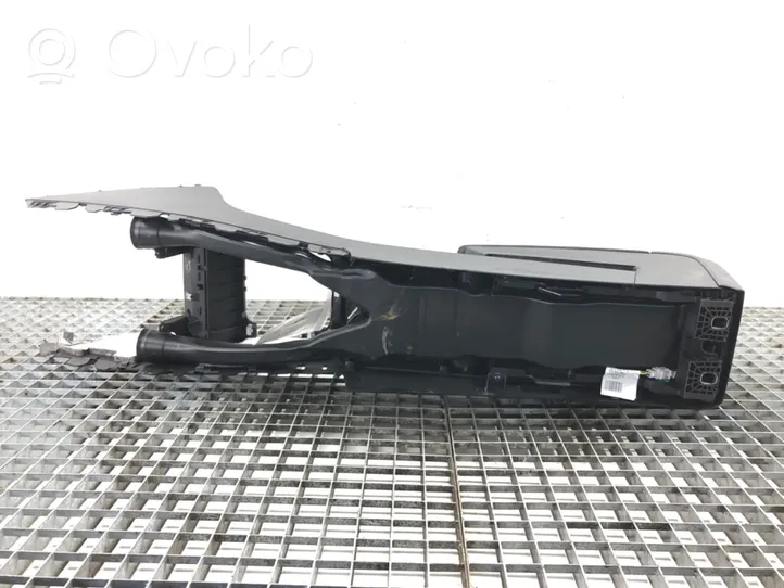 Volkswagen PASSAT CC Center console 