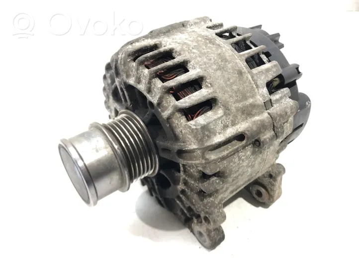 Volkswagen Golf VII Generatore/alternatore 04C903023K