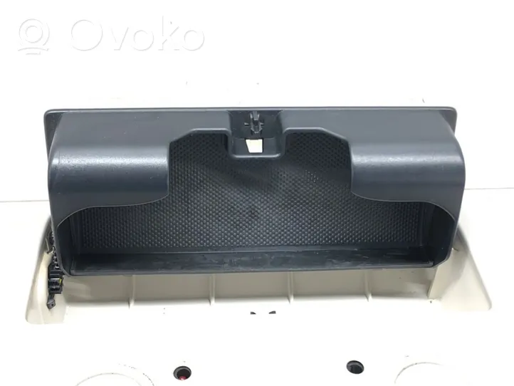 Audi A4 S4 B8 8K Rivestimento della console di illuminazione installata sul rivestimento del tetto 8T0947135A