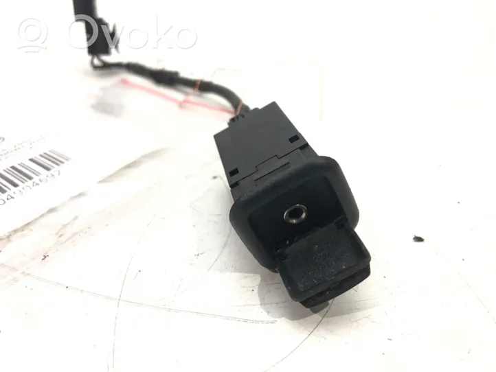 Audi A4 S4 B8 8K USB socket connector 8K0035474C