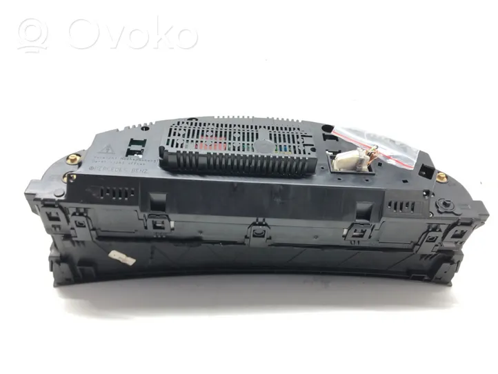 Mercedes-Benz S W220 Tachimetro (quadro strumenti) A2205401211