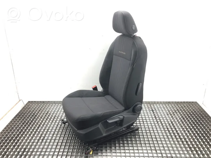 Volkswagen Golf VII Front driver seat 