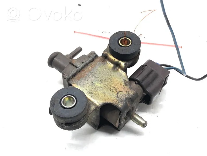 Toyota Corolla Verso E121 Regulator ciśnienia paliwa 25819-27020