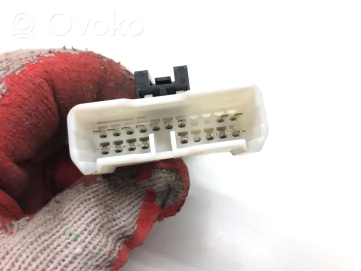 Subaru Legacy Interruptor del elevalunas eléctrico 157525