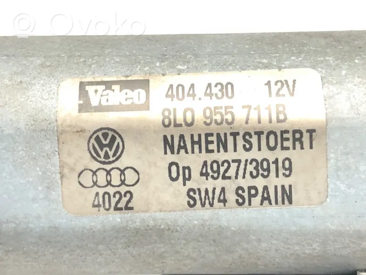 Audi A6 Allroad C5 Galinio stiklo valytuvo varikliukas 8L0955711B
