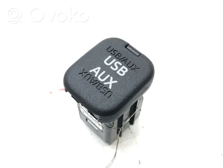 Mazda CX-5 Connecteur/prise USB KD45669U0