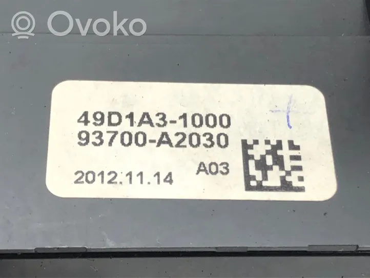 KIA Ceed Interruptor de calefacción del asiento 49D1A3-1000