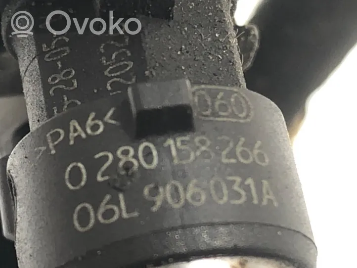 Skoda Octavia Mk3 (5E) Listwa wtryskowa 06L906031A