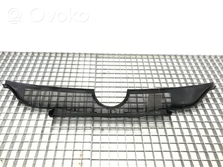 Mercedes-Benz 190 W201 Wiper trim 2018360402