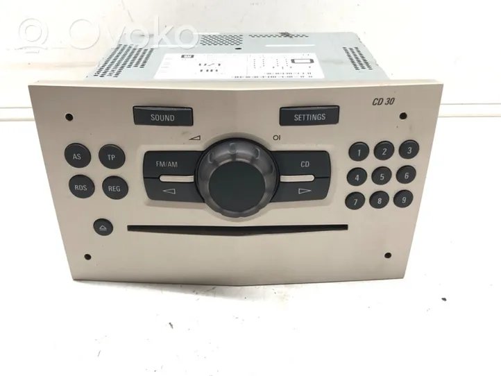 Opel Corsa D Unité principale radio / CD / DVD / GPS 13289917