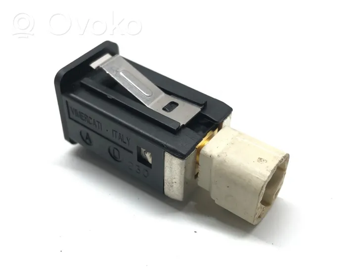 BMW 7 F01 F02 F03 F04 USB jungtis 9167196