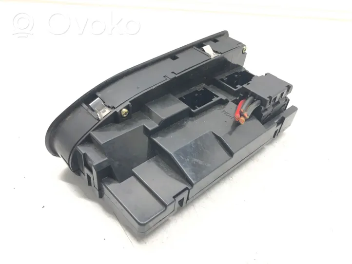 BMW 5 E39 Interruptor del elevalunas eléctrico 6904306