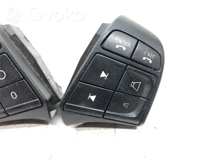 Volvo V50 Boutons / interrupteurs volant 30739640