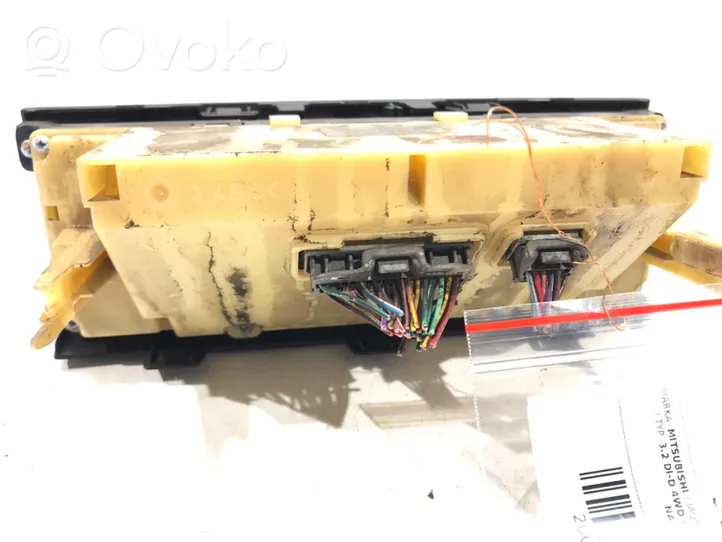 Mitsubishi Pajero Interior fan control switch 7820A496XA