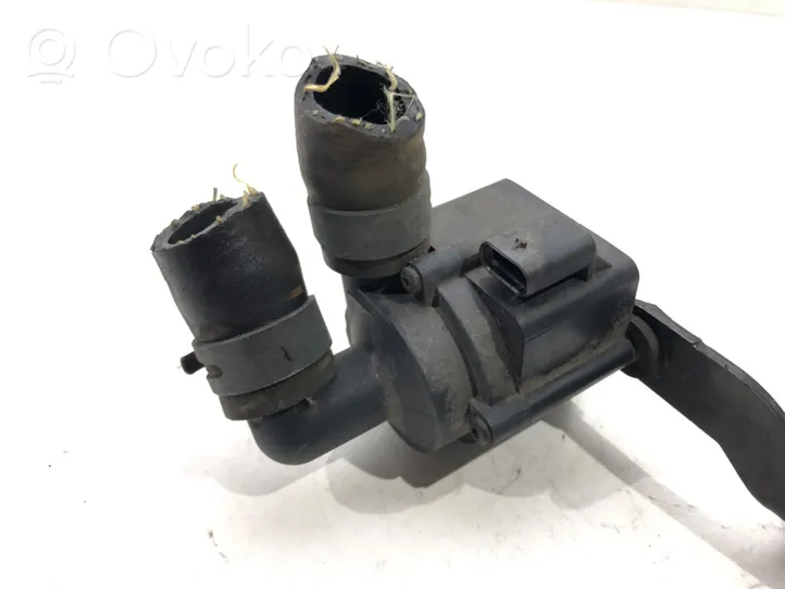 Volkswagen Tiguan Supporto di montaggio del filtro dell’olio 5N0121093A