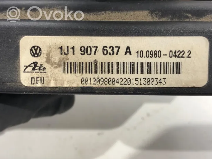 Volkswagen Golf IV Vakaajan pitkittäiskiihtyvyystunnistin (ESP) 1J1907637A