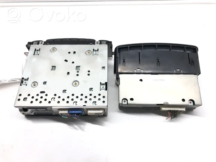 Toyota Yaris Panel / Radioodtwarzacz CD/DVD/GPS 