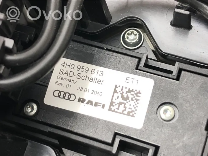 Audi A8 S8 D4 4H Kattokonsolin valaisinyksikön koristelista 4H0947135K