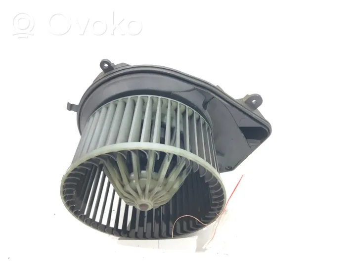 Volkswagen PASSAT B5.5 Ventola riscaldamento/ventilatore abitacolo 8D1820021