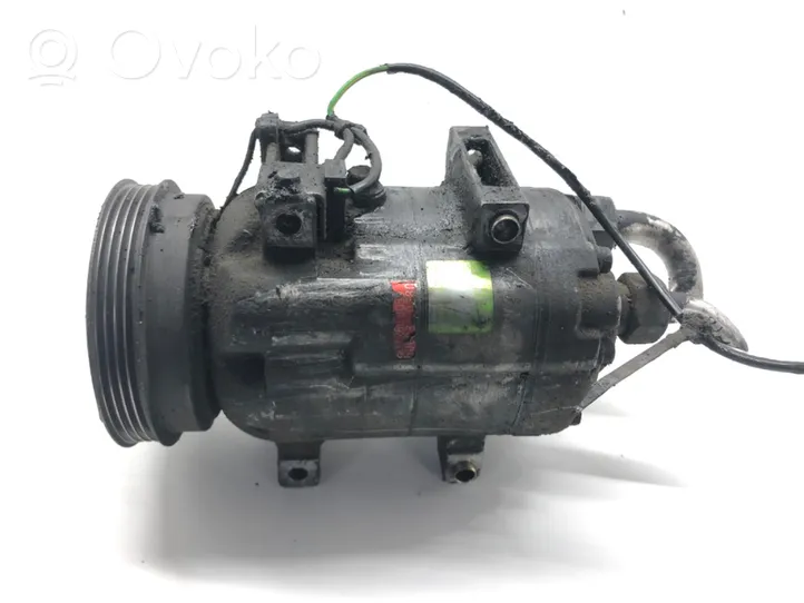 Volkswagen PASSAT B5.5 Ilmastointilaitteen kompressorin pumppu (A/C) 8D0260805D