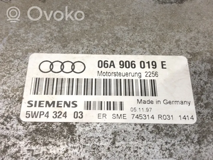 Audi A3 S3 8L Unité de commande, module ECU de moteur 06A906019E