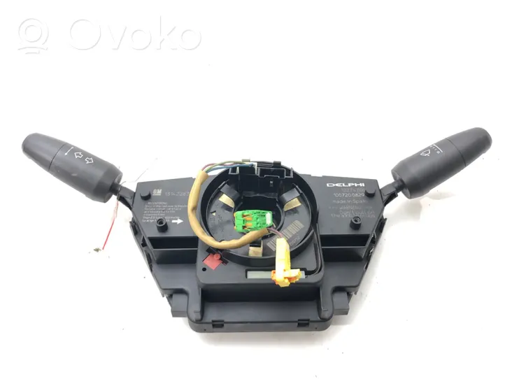 Opel Corsa D Interruptor/palanca de limpiador de luz de giro 13142283