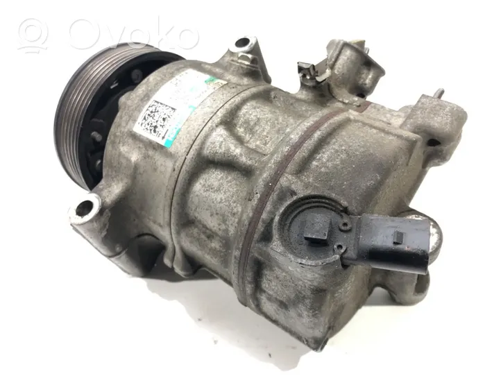 Volkswagen Golf VI Ilmastointilaitteen kompressorin pumppu (A/C) 5K0820803C