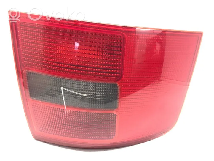 Audi A6 Allroad C5 Задний фонарь в кузове 