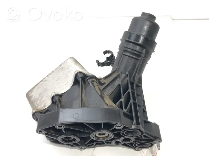 BMW 3 F30 F35 F31 Supporto di montaggio del filtro dell’olio 8570063