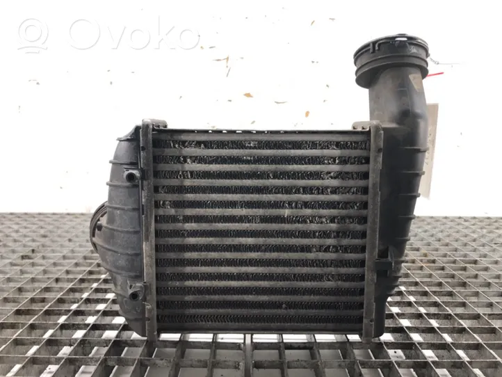 Volkswagen PASSAT B5.5 Intercooler radiator 3B0145805J