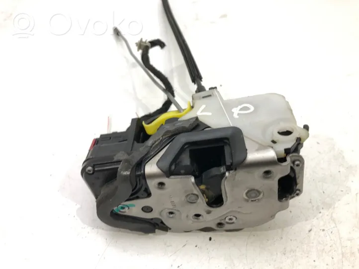 Chevrolet Cruze Front door lock 13578276