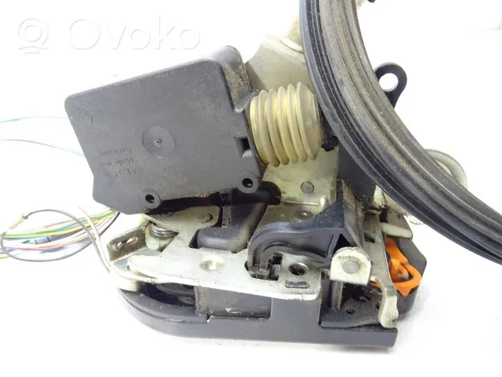 Mercedes-Benz Vaneo W414 Rear door lock A4147300235