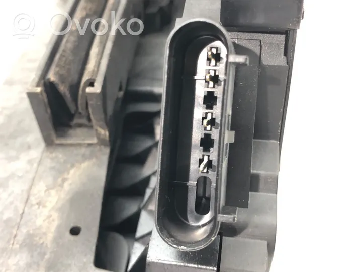 Ford C-MAX II Front door lock 