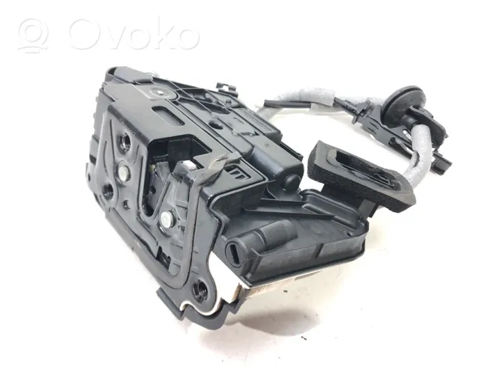 Volkswagen PASSAT B8 Front door lock 5E1837016