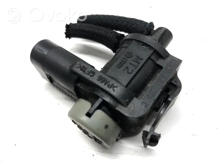 Audi A4 S4 B6 8E 8H Régulateur de pression de carburant 1J0906283C