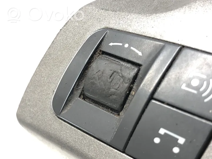 Opel Zafira B Steering wheel buttons/switches 13126750