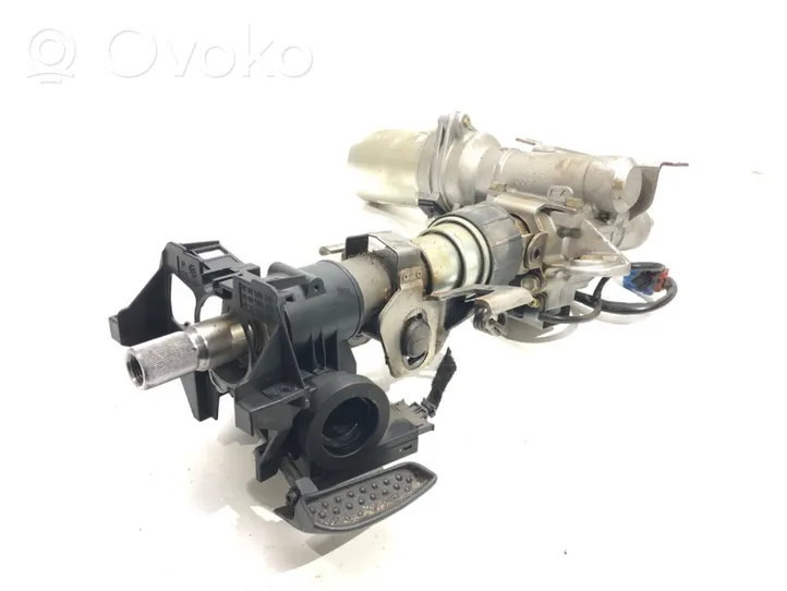 Opel Corsa C Ohjaustehostimen pumppu 24463940