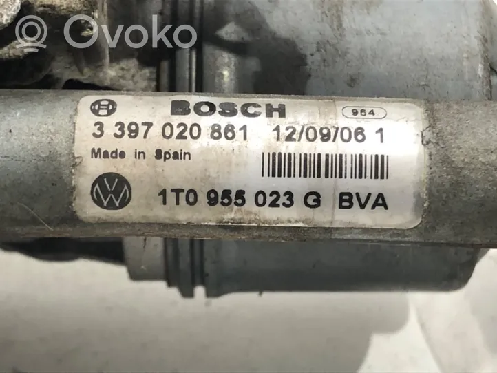 Volkswagen Touran I Etupyyhkimen vivusto ja moottori 1T0955119D