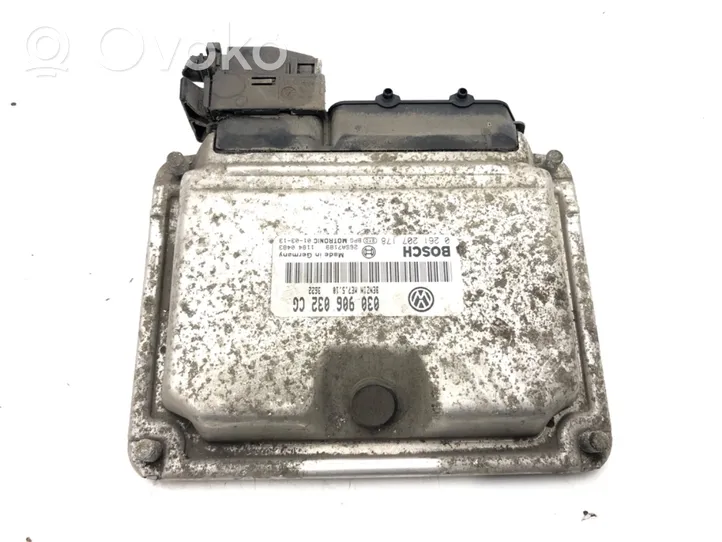 Volkswagen Polo III 6N 6N2 6NF Unidad de control/módulo ECU del motor 030906032CG