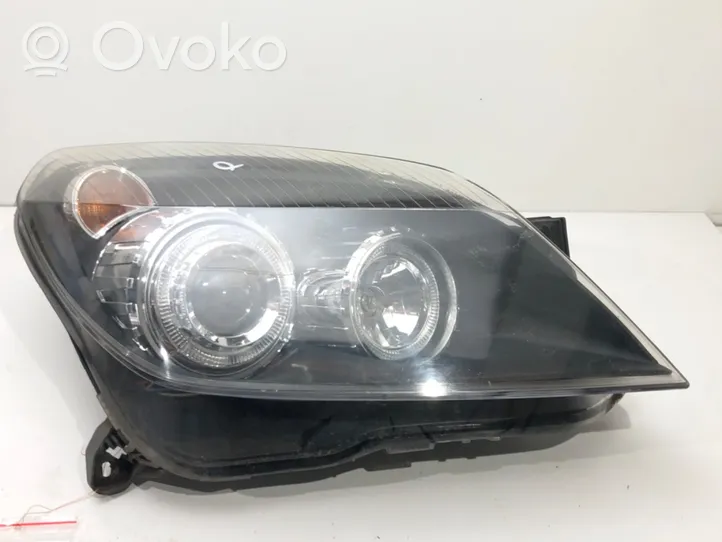 Opel Astra H Lampa przednia 