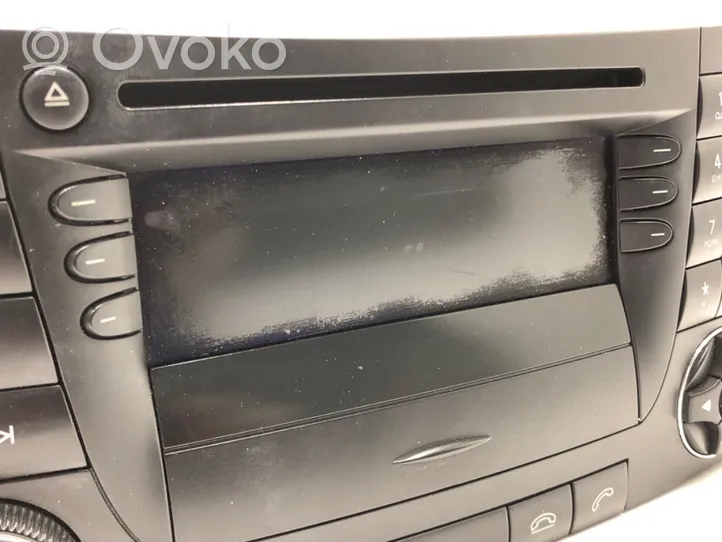 Mercedes-Benz CLS AMG C219 Radio/CD/DVD/GPS-pääyksikkö A2118702790