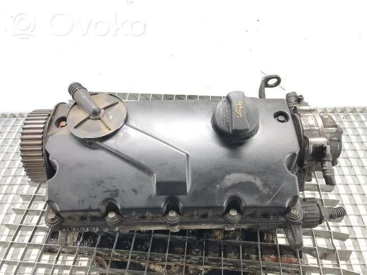 Volkswagen PASSAT B5.5 Engine head 